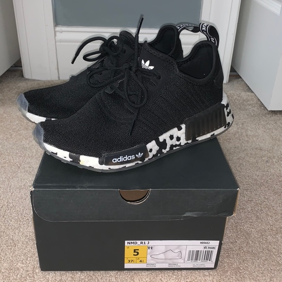 adidas Shoes - Adidas NMD R1